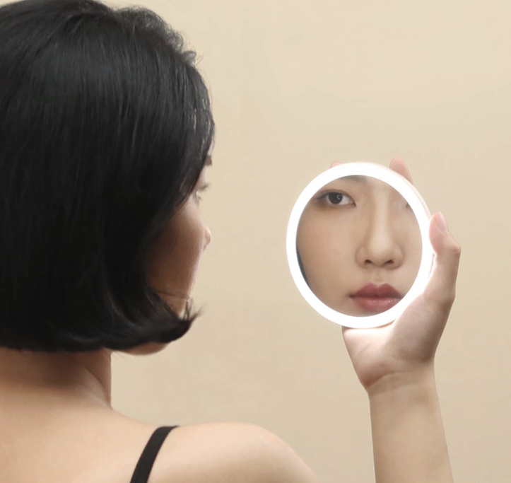 New Creative Cosmetic Makeup Led light Mini Mirror